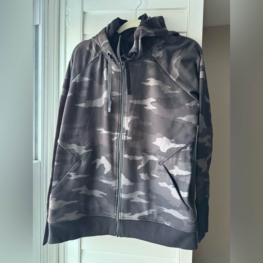 Athleta Triumph Black camo zip hoodie Size 2X New in packaging with tags